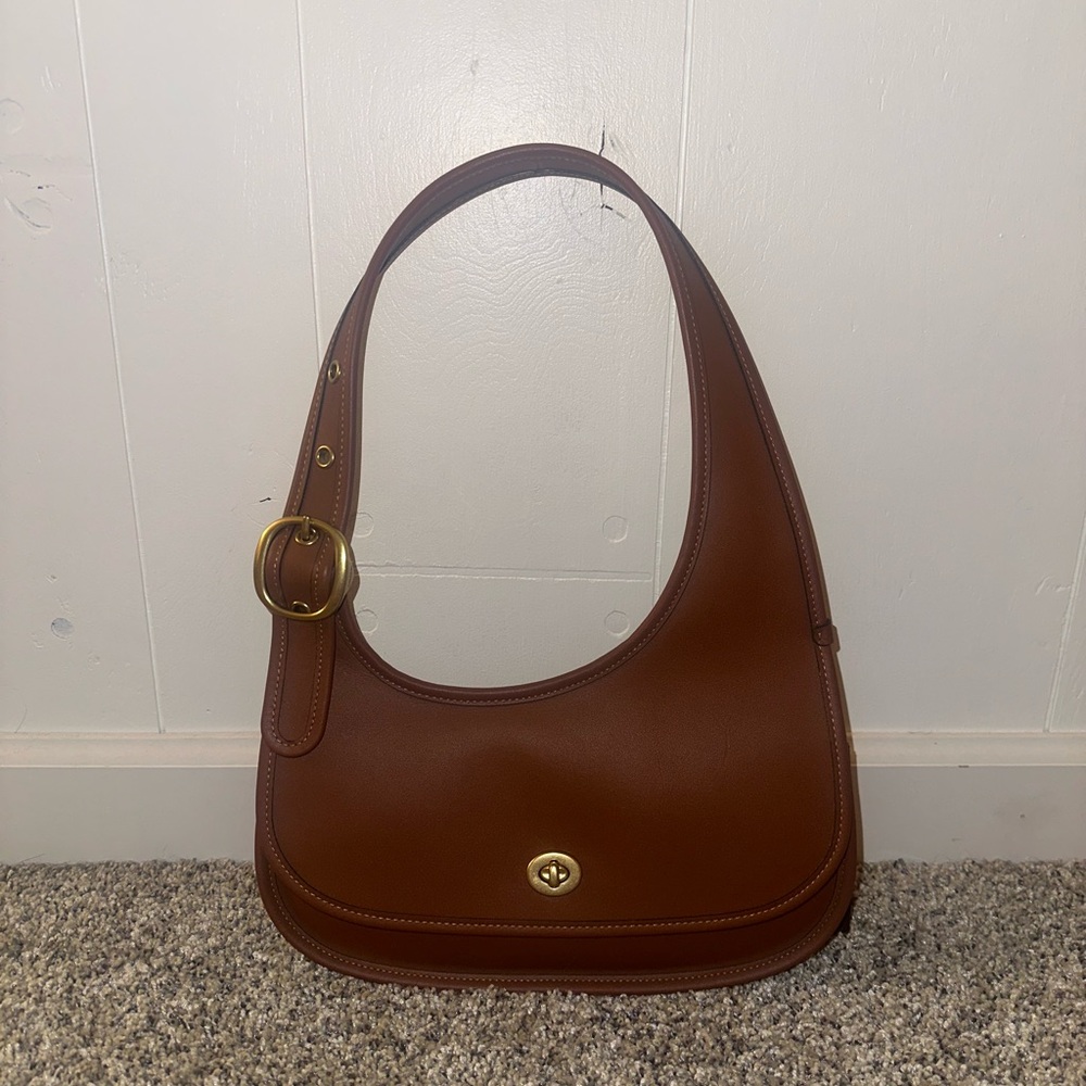 Coach Saddle Cashin Carry Crescent Limited Re-Edition